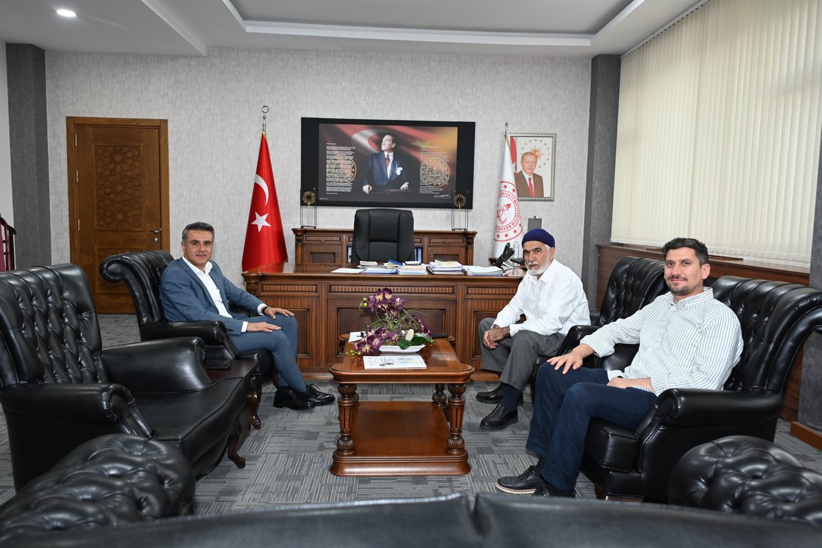 Denizli İl Millî Eğitim Müdürlüğü (@denizlimem) on Twitter photo Hayrat Vakfı Denizli Şube Başkanı Zakir Çetin, İl Milli Eğitim Müdürümüz Emre Çalışkan'ı ziyaret etti.
<a href="/emre_caliskan/">Emre Çalışkan</a> Hayrat Vakfı Denizli Şube Başkanı Zakir Çetin, İl Milli Eğitim Müdürümüz Emre Çalışkan'ı ziyaret etti.
<a href="/emre_caliskan/">Emre Çalışkan</a>
