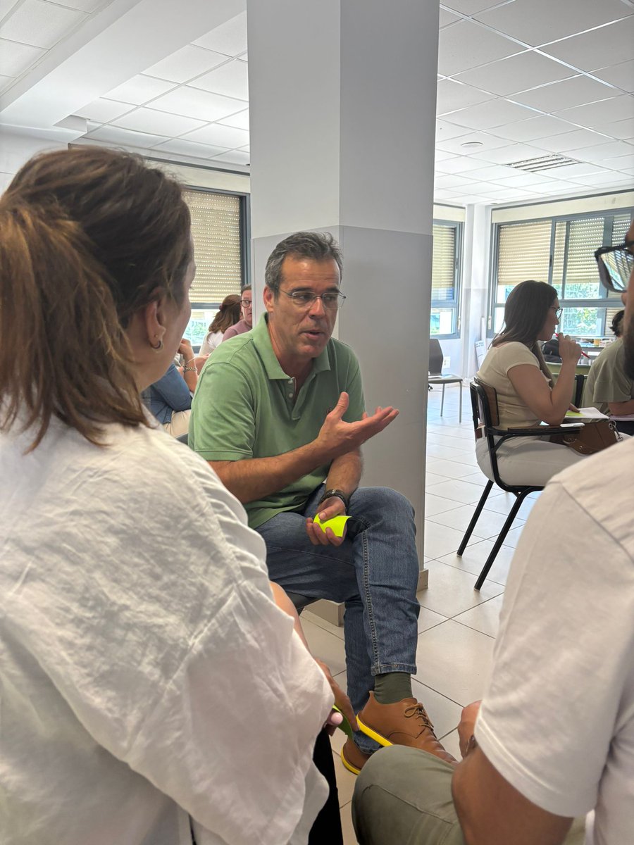 Equipos directivos, de ámbito, de marketing y comunicación, de administración, de titularidad y patronato nos reunimos para celebrar 10 años de la Fundación.

Un encuentro en el que miramos al futuro para ser los centros educativos que estamos llamados a ser.