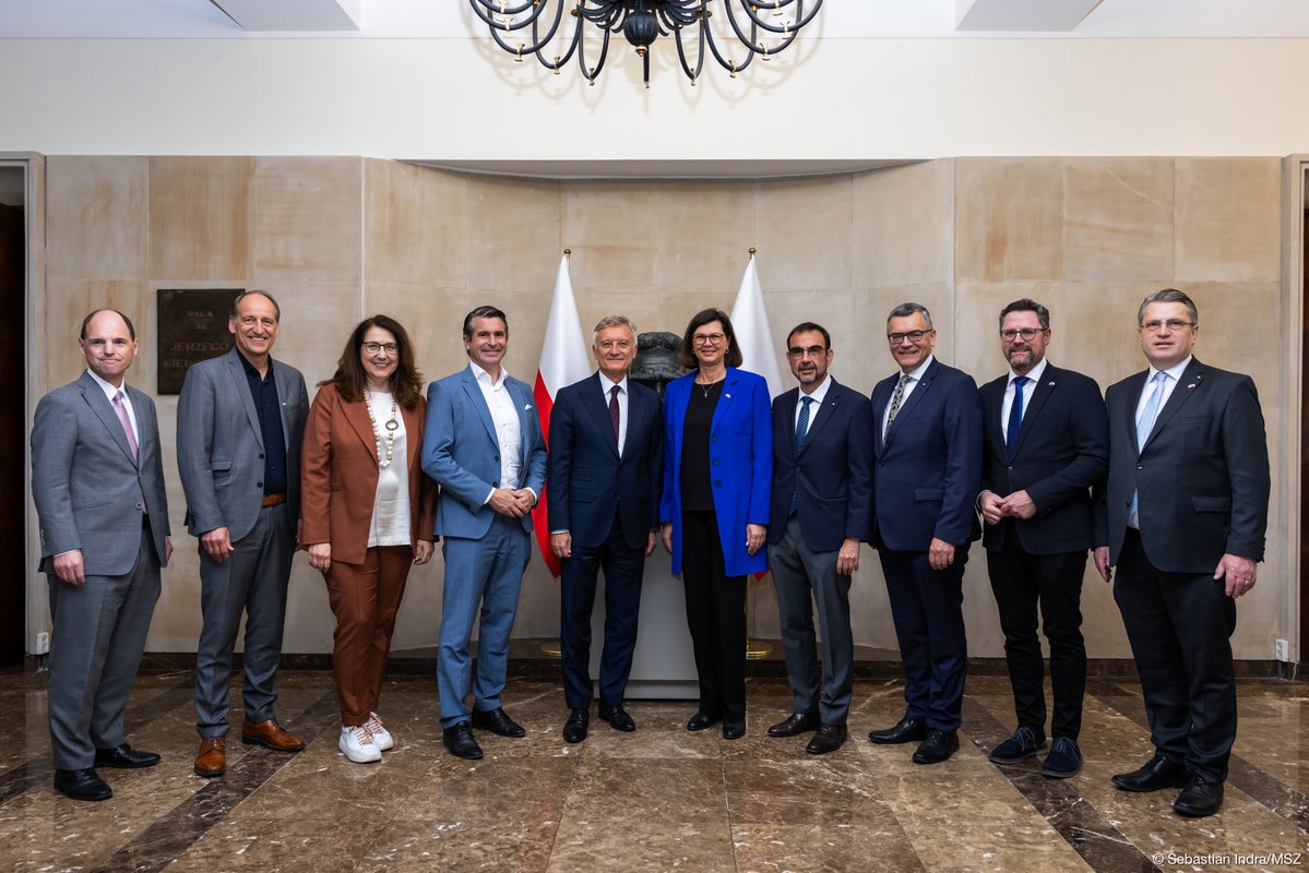Ministry of Foreign Affairs π΅π± (@polandmfa) on Twitter photo On 28 May, Deputy FM Marek Prawda met with CSU representatives in the Bavarian Landtag <a href="/IlseAigner/">Ilse Aigner</a>, Klaus Holetchek and parliamentarians.
Main topics of discussion ‡οΈ
πΉ π΅π±-π©πͺ relations
πΉ migration challenges
πΉ EU border protection
πΉ Schengen
πΉ hybrid threats to Europe On 28 May, Deputy FM Marek Prawda met with CSU representatives in the Bavarian Landtag <a href="/IlseAigner/">Ilse Aigner</a>, Klaus Holetchek and parliamentarians.
Main topics of discussion ‡οΈ
πΉ π΅π±-π©πͺ relations
πΉ migration challenges
πΉ EU border protection
πΉ Schengen
πΉ hybrid threats to Europe
