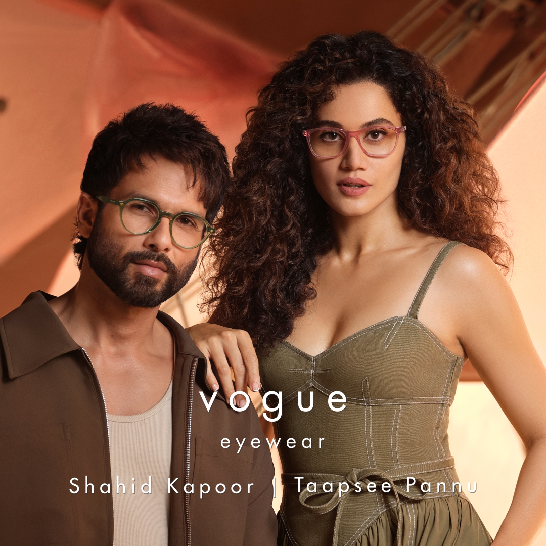 BrandmoversIN's tweet photo. That’s when the real vibe shows up.
Presenting our vision for hashtag #VogueEyewear latest drop - the hashtag #NoRulesClub. https://t.co/590LD875Ip