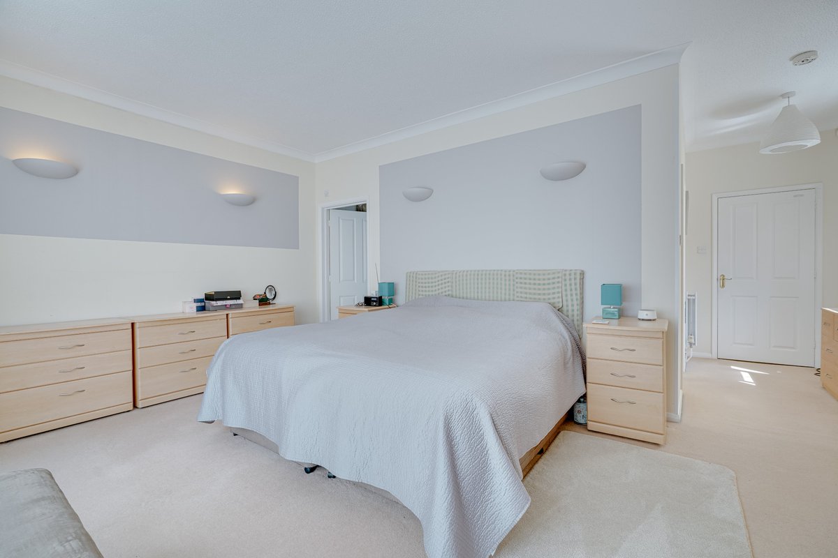 MorrisArmitage's tweet photo. ⭐️NEW⭐️
📍FORDHAM
💷 £850,000
🔸Substantial Family Home
🔸Spacious Accommodation Throughout
🔸7 Bedrooms 
🔸5 Bathrooms
🔸 Delightful Gardens
🔸 Driveway
🔸 Village Location
🔸 Viewing Highly Recommended
📞 01638 560221
📧 newmarket@morrisarmitage.co.uk
#morrisarmitage https://t.co/vKIHfsmhYx