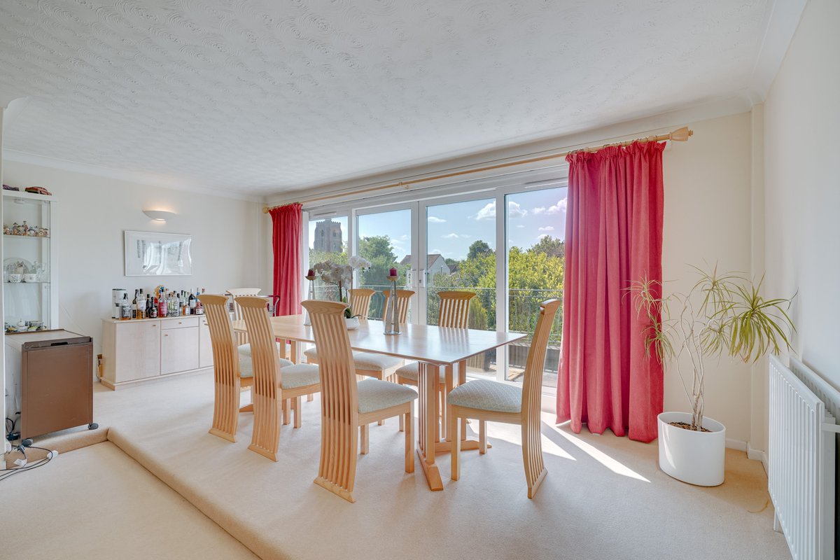 MorrisArmitage's tweet photo. ⭐️NEW⭐️
📍FORDHAM
💷 £850,000
🔸Substantial Family Home
🔸Spacious Accommodation Throughout
🔸7 Bedrooms 
🔸5 Bathrooms
🔸 Delightful Gardens
🔸 Driveway
🔸 Village Location
🔸 Viewing Highly Recommended
📞 01638 560221
📧 newmarket@morrisarmitage.co.uk
#morrisarmitage https://t.co/vKIHfsmhYx