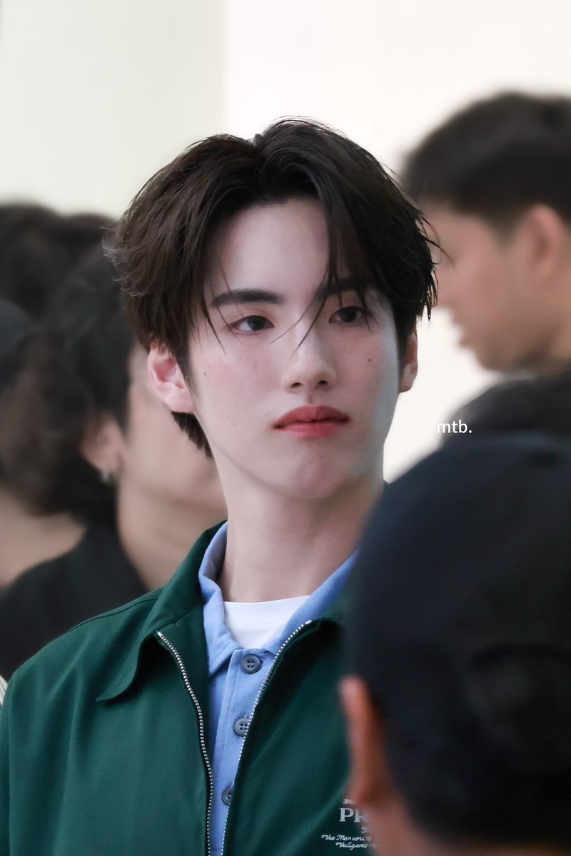 melting__b's tweet photo. ม๋าเด็กกคั้บวันนี้ ૮・ﻌ・ა ♥️

#PHUTATCHAI 
#PradaxBus https://t.co/s1w5VxSIBH