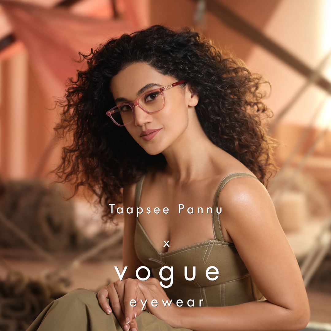 BrandmoversIN's tweet photo. That’s when the real vibe shows up.
Presenting our vision for hashtag #VogueEyewear latest drop - the hashtag #NoRulesClub. https://t.co/Mz5H8dqEw9