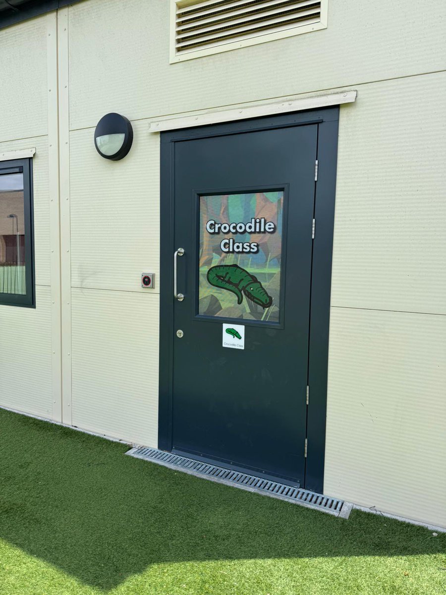 OuttaReachUK's tweet image. 🦁🐘 Another fun project complete — this time at a primary school!

#WindowVinyl #PrimarySchool #SchoolGraphics #CreativeSpaces #SchoolBranding #AnimalDesigns #LearningEnvironments #EducationDesign #SchoolVisuals #ChildFriendlyDesign #CreativeEducation #SchoolImprovement