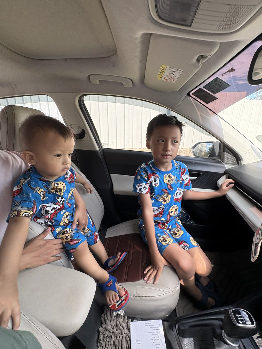 peseyie's tweet photo. My two sons. 
Brothers by blood and by love of Paw Patrol!

#Lucas #Chavi https://t.co/Hy9WmWAm4r