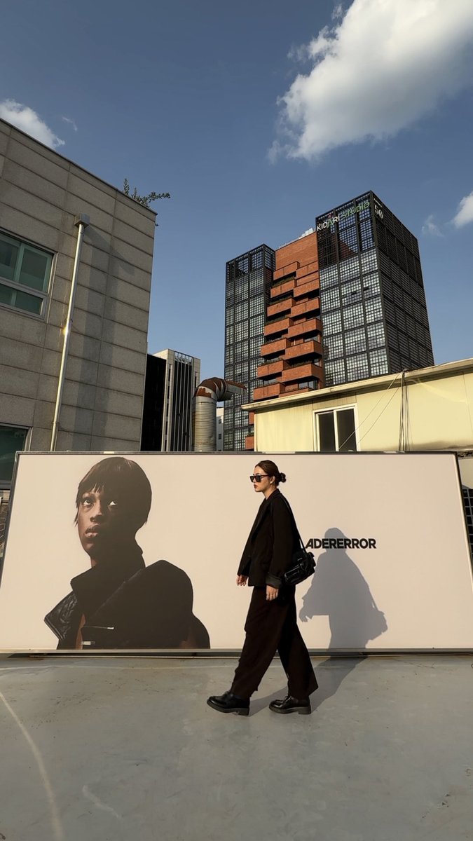 jancvenzon's tweet photo. day one in seoul :) https://t.co/LUmmYzWfJM