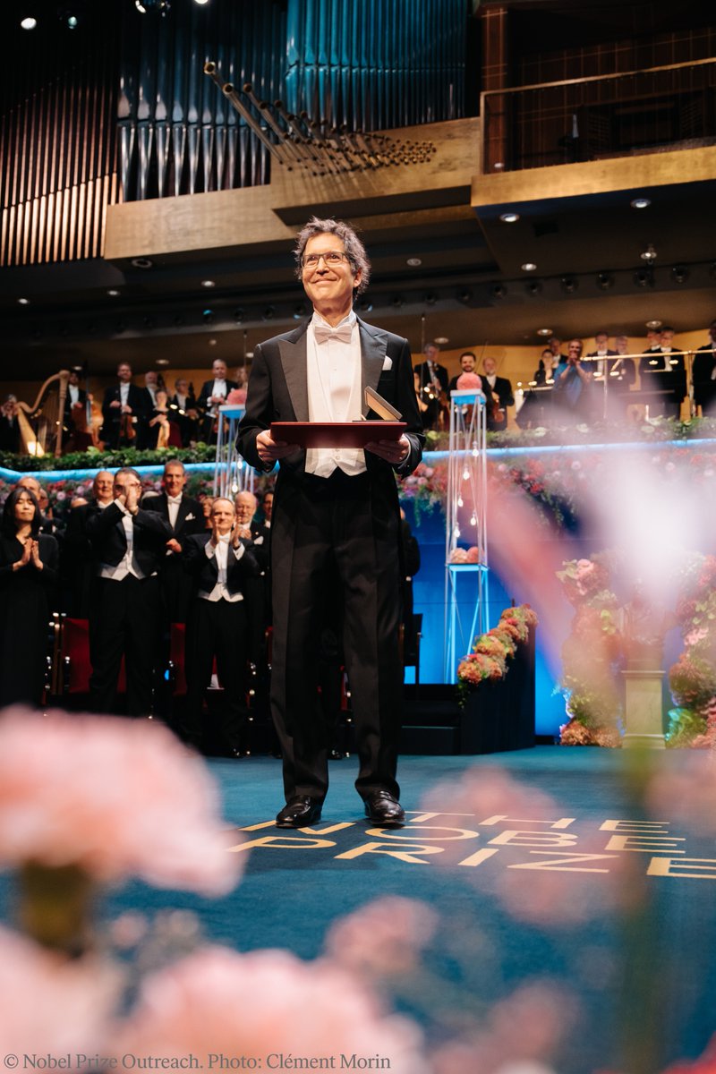 "If you imagine each researcher as a kind of a neuron in the communal brain, then people call me a connection machine.”
 
Chemistry laureate David Baker is a true believer in collaboration. He sees mentoring as one of the most essential parts of his job. Baker spends most of his