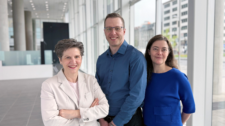 IRSC (@irsc_cihr) on Twitter photo Une Ă©quipe de recherche canadienne du <a href="/CRCHUM/">Centre de recherche du CHUM</a> a identifiĂ© un microARN capable de protĂ©ger les minuscules vaisseaux sanguins des reins, une avancĂ©e possiblement majeure pour le diagnostic prĂ©coce et le traitement de lâinsuffisance rĂ©nale chronique.
chumontreal.qc.ca/actualites/ins⊠Une Ă©quipe de recherche canadienne du <a href="/CRCHUM/">Centre de recherche du CHUM</a> a identifiĂ© un microARN capable de protĂ©ger les minuscules vaisseaux sanguins des reins, une avancĂ©e possiblement majeure pour le diagnostic prĂ©coce et le traitement de lâinsuffisance rĂ©nale chronique.
chumontreal.qc.ca/actualites/insâŠ