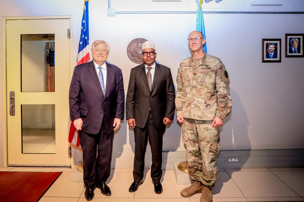 As part of his engagements with #Somalia’s security partners to strengthen cooperation, Defence Minister <a href="/AhmedMoFiqi/">Hon. Ahmed FIQI</a> held a constructive meeting with U.S. Ambassador <a href="/US2SOMALIA/">U.S. Embassy Mogadishu, Somalia</a> Richard H. Riley. The discussions reaffirmed the steadfast commitment of both nations to