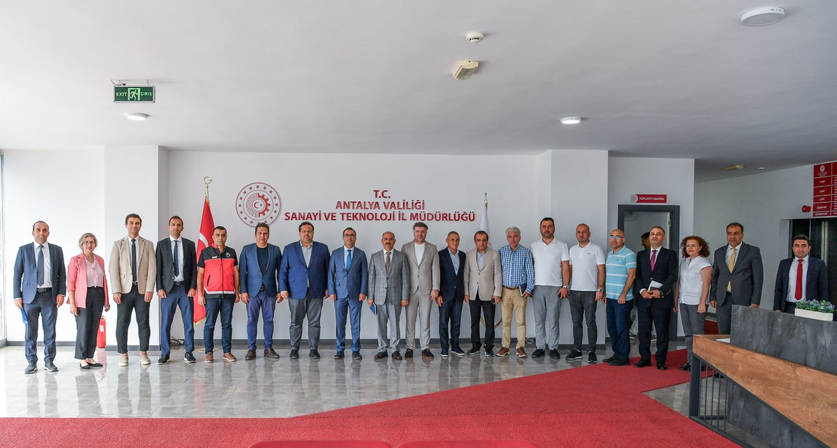 Yönetim Kurulu Başkan Yardımcımız Boğaçhan Göksu, Sanayi ve Teknoloji Bakanlığı Antalya İl Müdürü Mehmet Yörük’ün ev sahipliğinde gerçekleştirilen “Sanayi ve Teknoloji İş Birliği Kurulu” (SANTEK) Toplantısı’na katıldı. Antalya Sanayi ve Teknoloji İl Müdürlüğü’nde düzenlenen