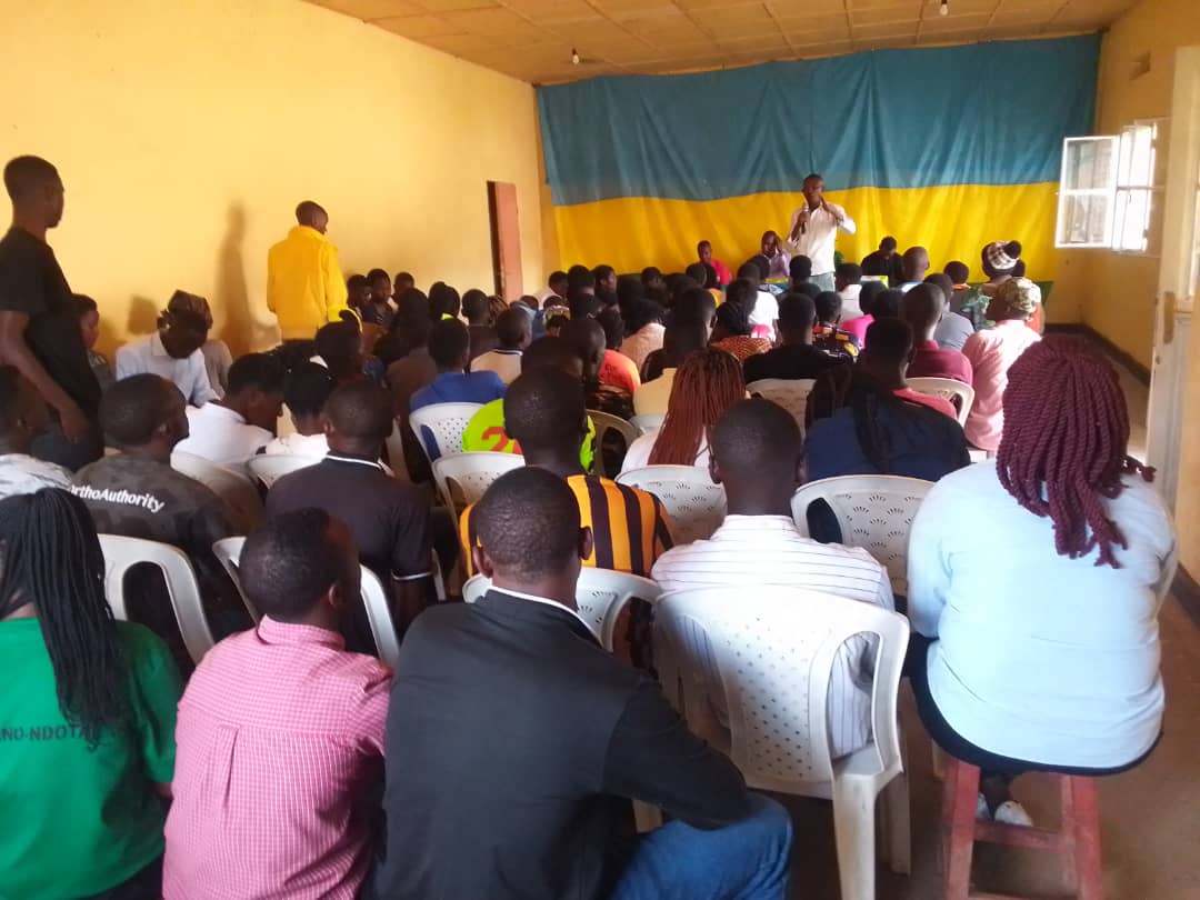 Uyu munsi Urubyiruko rwo mu murenge Kabagari ndetse na Kinihira nabo nakoze inteko rusange abitabiriye basabwe ibi bikurikira:
✓kwirinda ibiyobyabwenge
✓Gukora cyane 
✓Kwinda kurangwa n'ingeso mbi
✓Kubumbatira ubumwe bw'Abanyarwanda
✓ Gukora ibikorwa by'ubukorerabushake.