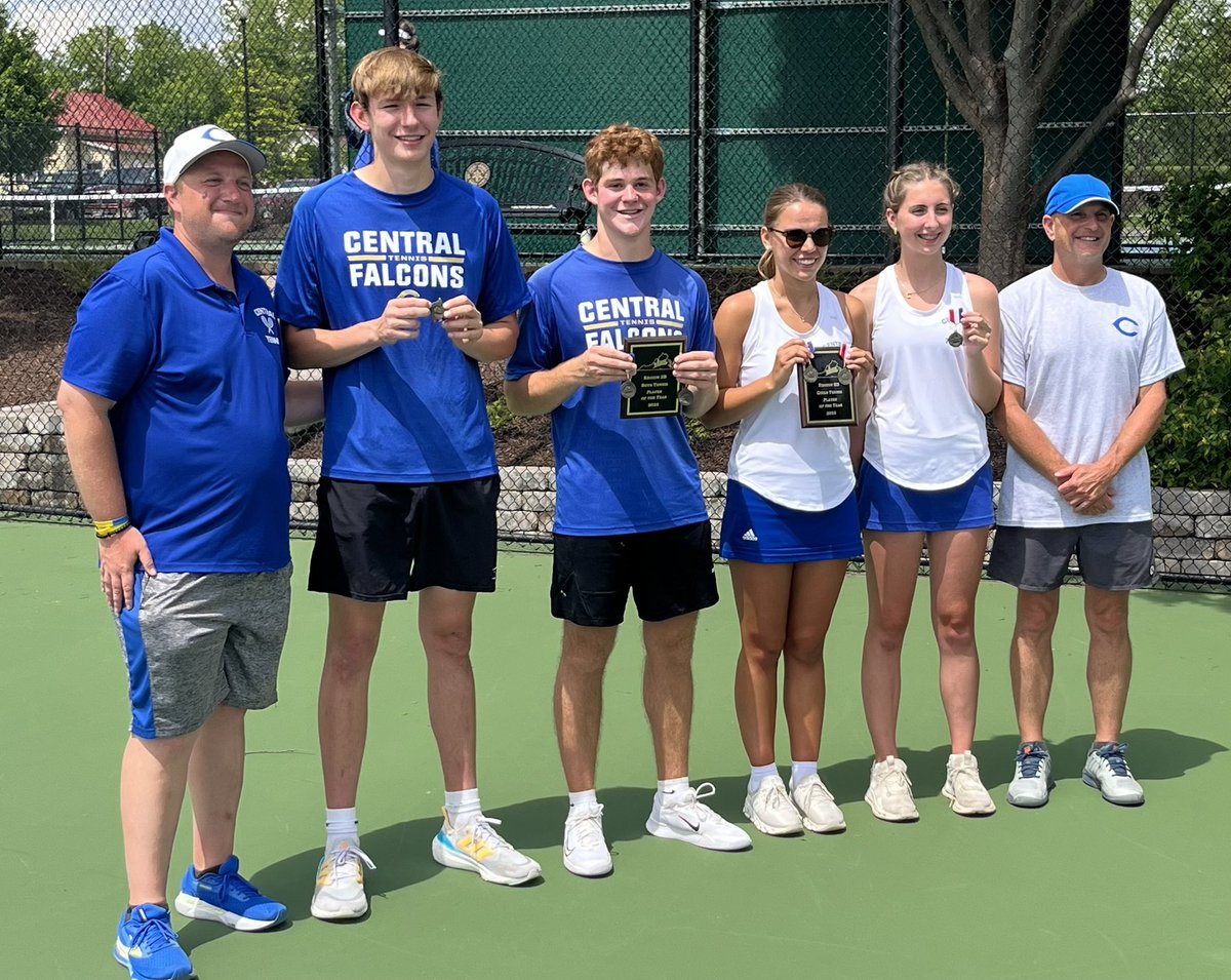 Congratulations to both our Girls &amp; Boys singles and doubles Region 2B Champions!! 💙🎾💛 
GO FALCONS