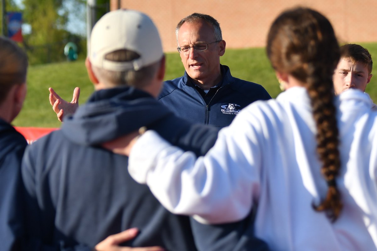 cunebulldogs's tweet photo. 📻 | Don't miss the final Bulldog Coaches Show for 2024-25! Host @ParkerCyza will be joined by special guests in AD Devin Smith and @cunebaseball star Ty Nekoliczak. Tune into @1049maxcountry at 5:30 pm CT!

The lineup:
🐶 AD Devin Smith
🎽 Matt Beisel
⚾ Ty Nekoliczak