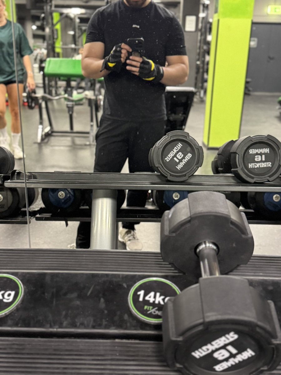 I told myself to hit the gym 3-4x week right now. 90kg —&gt; 84Kg with in 6 weeks… 

Goal is to have a shape body till August! 3 months left. No excuses!

Anyways: get back to work and dont fade 
$Virtuals $Kaito &amp; $Loud !!!! What are you waiting for?
