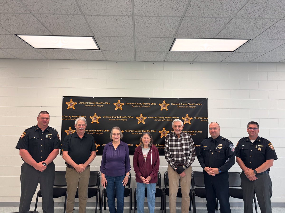 Major Boerger and Major Allen welcomed Captain Hampton and members of the Goshen Township Citizen’s Police Academy to the Jail for a tour this morning.