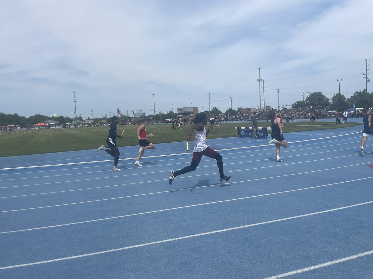 Consi_USAteach's tweet image. I am so #DecaturProud of our DMS Tack and Field Athletes who competed at the State Meet hosted at Indiana State University. They worked so hard all season! Tolani placed 7th in long jump and is SUPER proud of her π
!! ππ