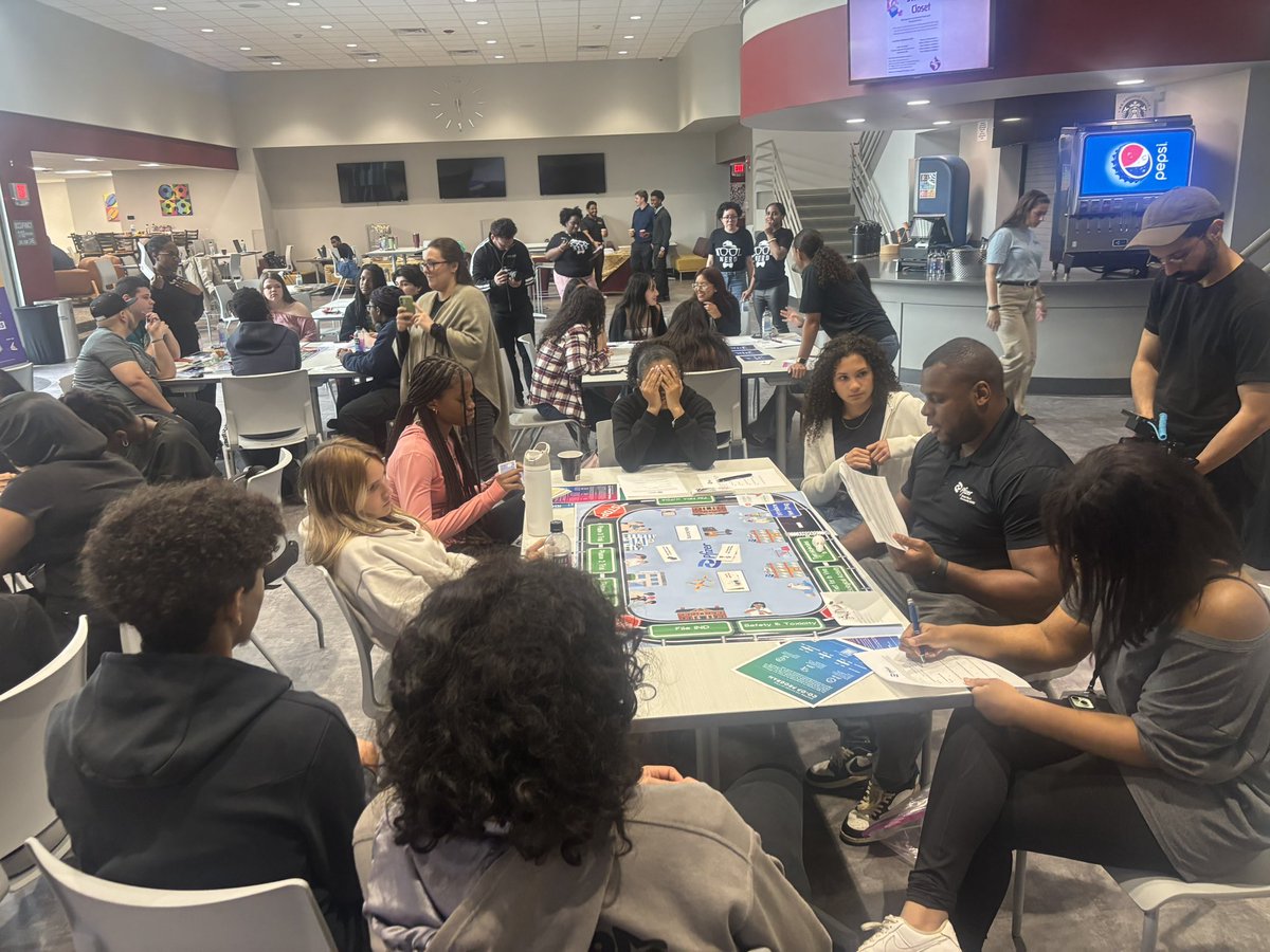 DrMack21's tweet image. Our students had an awesome time at the Healthcare Industry-Awareness Conference at St. Thomas Aquinas College! #transitionplanning #collegeandcareerready @SuffernCSD @suffernhs @egunder
