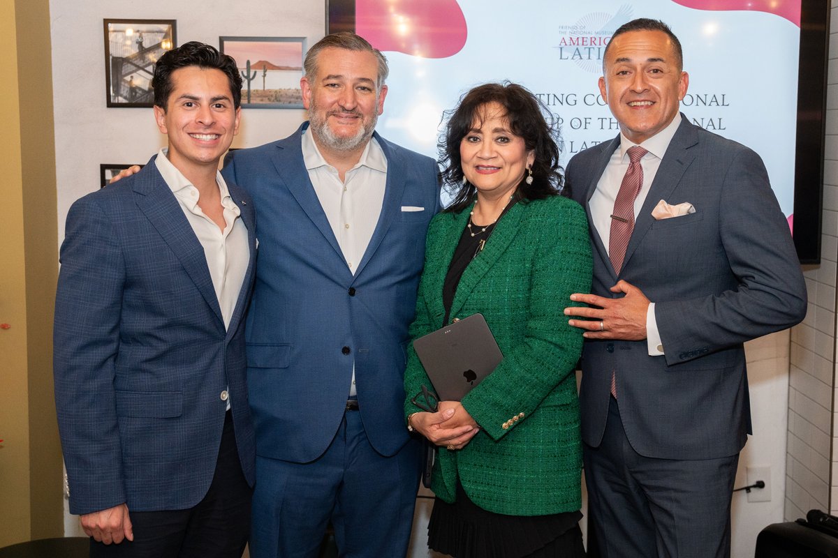 latinomuseum's tweet image. Thank you to our partners @LIBREinitiative, @bienvenido_us , @Hispanic100Org, @LatinoCoalition , and @USHCC for co-hosting a reception to celebrate the leadership of Senator Cruz, Congresswoman Malliotakis, Congressman Castro, and many others, driving the Latino Museum effort in…