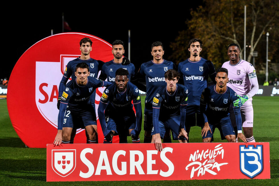 CantinhoMorais's tweet photo. Hjulmand, Gyökeres, Maxi, Quenda e Matheus Reis.
A Supertaça já está ao rubro (o #Delfim a dar tudo). Vamos ver se conseguimos começar o jogo com 11. Não seria inédito nas grandes vitórias do SLB.
#RoloCompressor #40AnosDeMerda https://t.co/qF2bHHfpGF