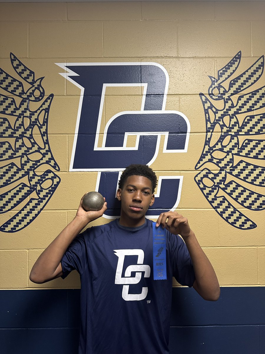 Consi_USAteach's tweet image. Jr. Midstate Conference Champ π
in Shot Putππ. Well done Jeremiah πππ. #DecaturProud
