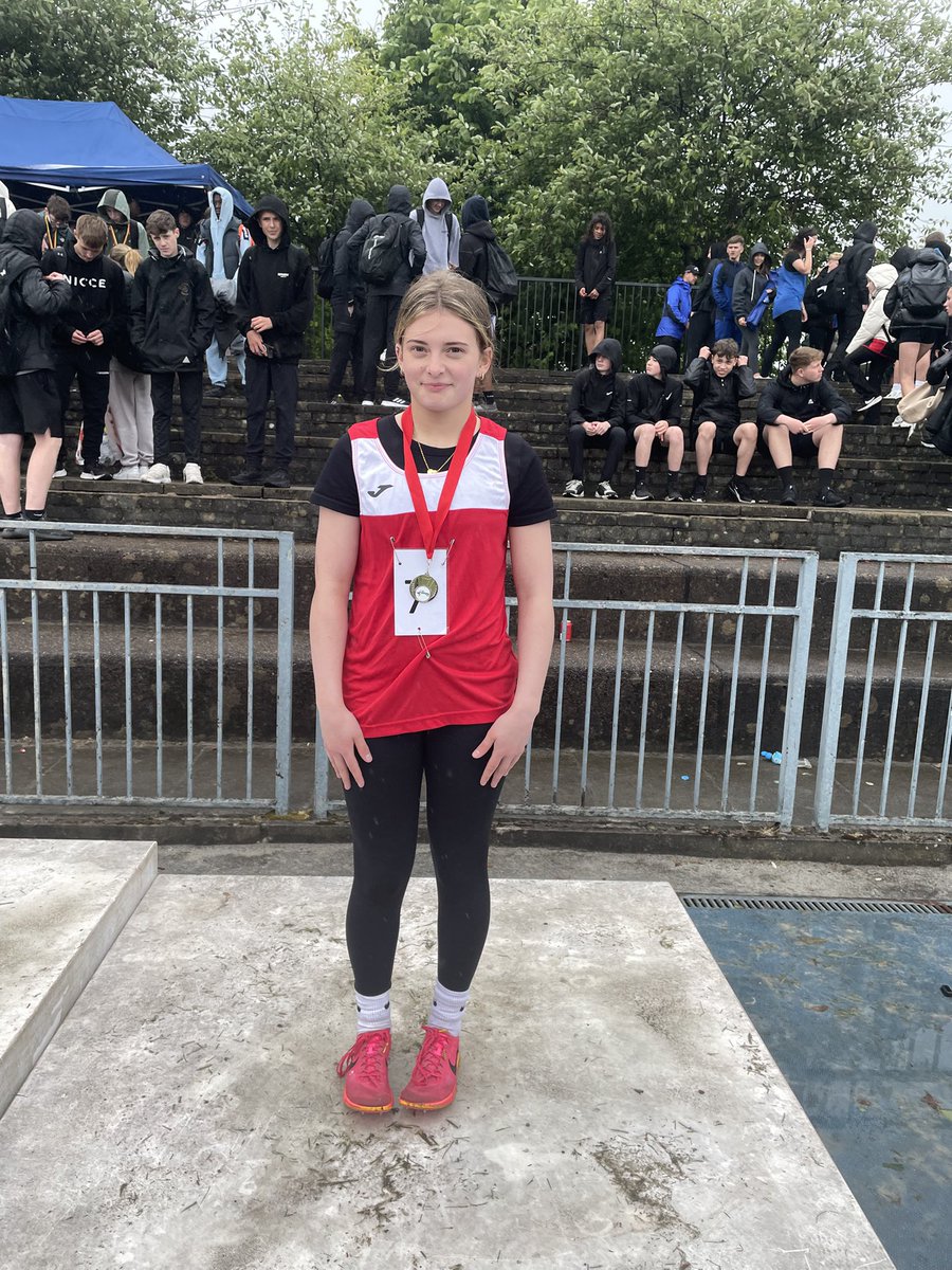 Special mention to our medal winners today! 1/2