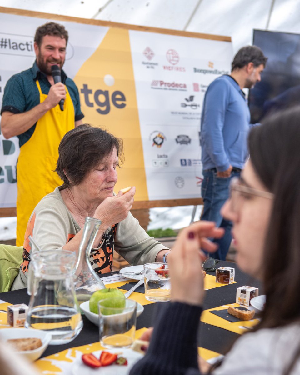 🧀 Coneixement, territori i formatge artesà

Durant Lactium, l’Aula del Formatge @bonpreuiesclat es va convertir en el centre del coneixement formatger: tastos, debats i demostracions que van posar en valor el formatge català 💛

#lactium2025 #auladelformatge