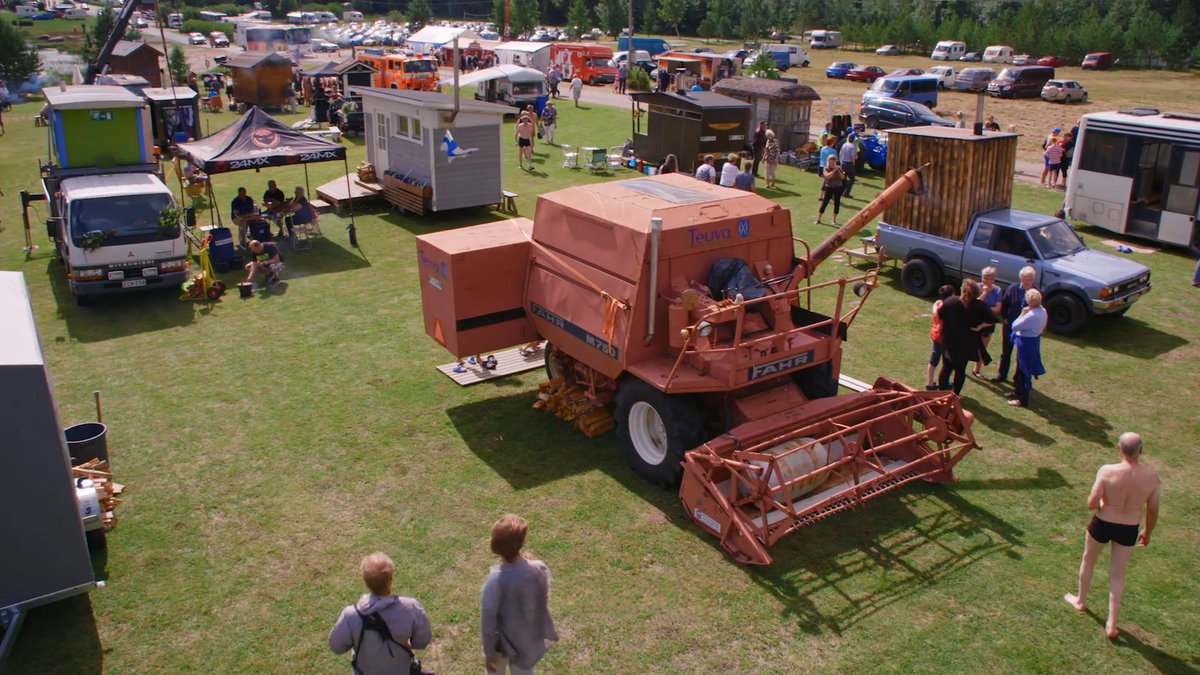ThePerfectSweat's tweet image. 📍 Teuva, Finland 🇫🇮

Every summer, 50+ saunas from across Finland (and beyond!) roll into Teuva to celebrate the art of sweating together. 🧖‍♂️🧖‍♀️

Check out Teuvan Sauna-ajot in the Finland episode of the Perfect Sweat Series!👇

🔗 perfectsweatseries.com/episode-1-finl…