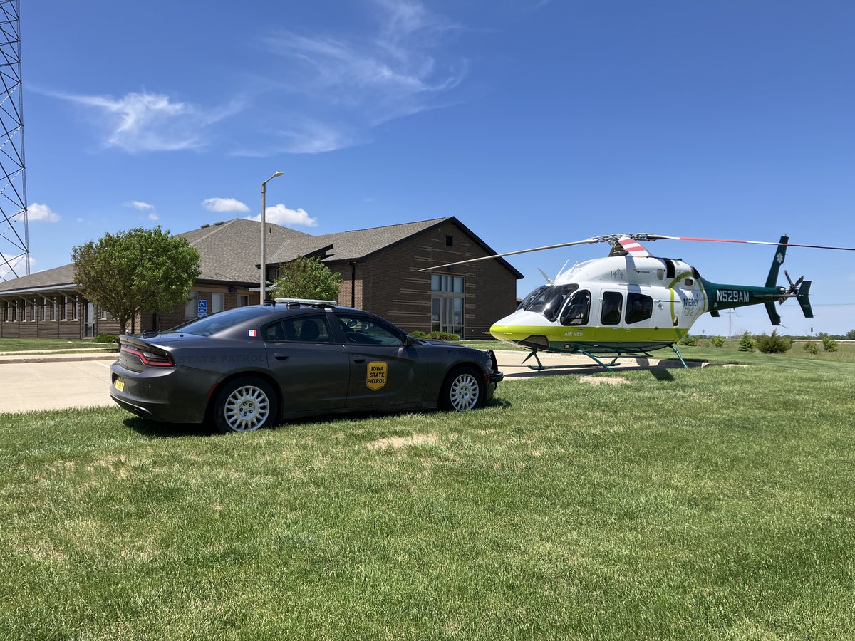 iowastatepatrol's tweet image. Mercy AirMed sponsored a blood drive at the District 8 Office in Mason City.

LifeServe Blood Center registered  44 eligible donors, 3 First Time Donors! The team collected 51 units which saves/sustains the lives of 153 people in need. #Donate #SavingLives