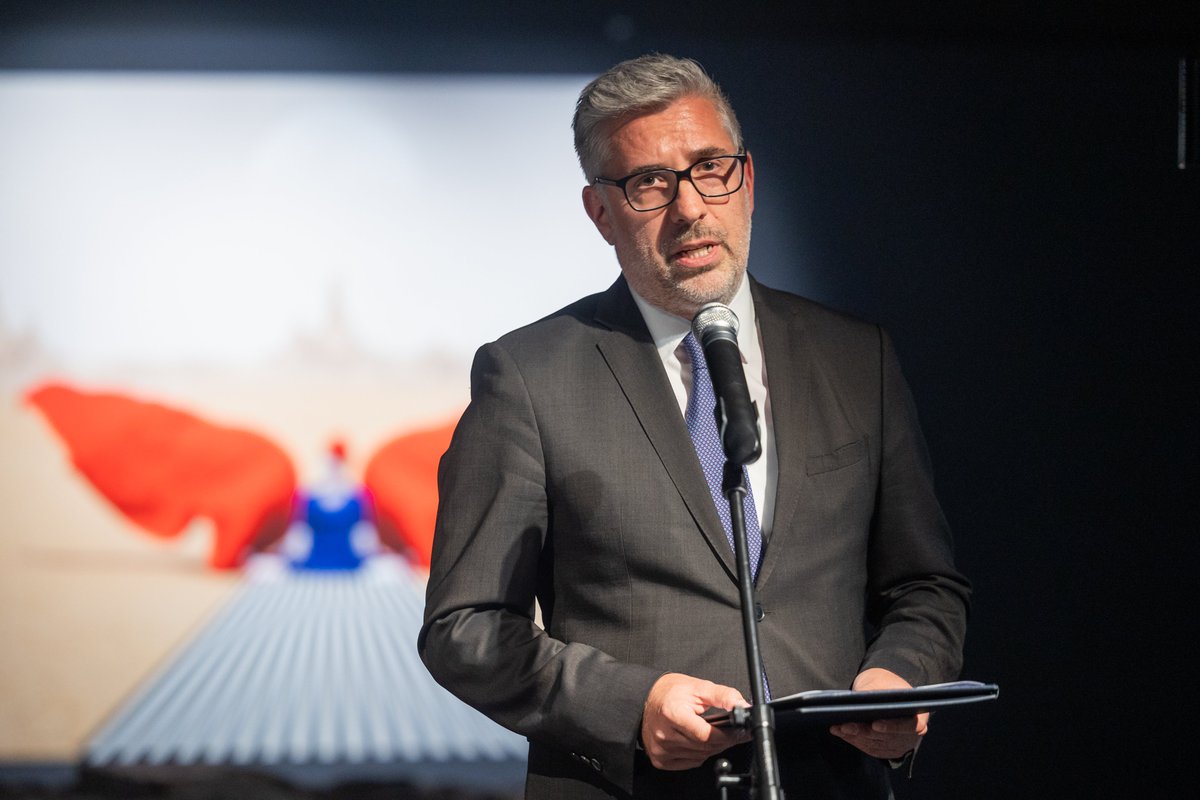 MFEA Slovenia (@mzez_rs) on Twitter photo DS <a href="/markostucin/">Marko Stucin</a> at the opening of #AfricaDay2025 in <a href="/GalerijaJakopic/">Galerija Jakopic</a>: We want to build stronger connections between Africa🌍 and Slovenia🇸🇮 — not only through diplomacy and economy, but also through culture, dialogue and a shared vision of the world. This year, we are addressing DS <a href="/markostucin/">Marko Stucin</a> at the opening of #AfricaDay2025 in <a href="/GalerijaJakopic/">Galerija Jakopic</a>: We want to build stronger connections between Africa🌍 and Slovenia🇸🇮 — not only through diplomacy and economy, but also through culture, dialogue and a shared vision of the world. This year, we are addressing