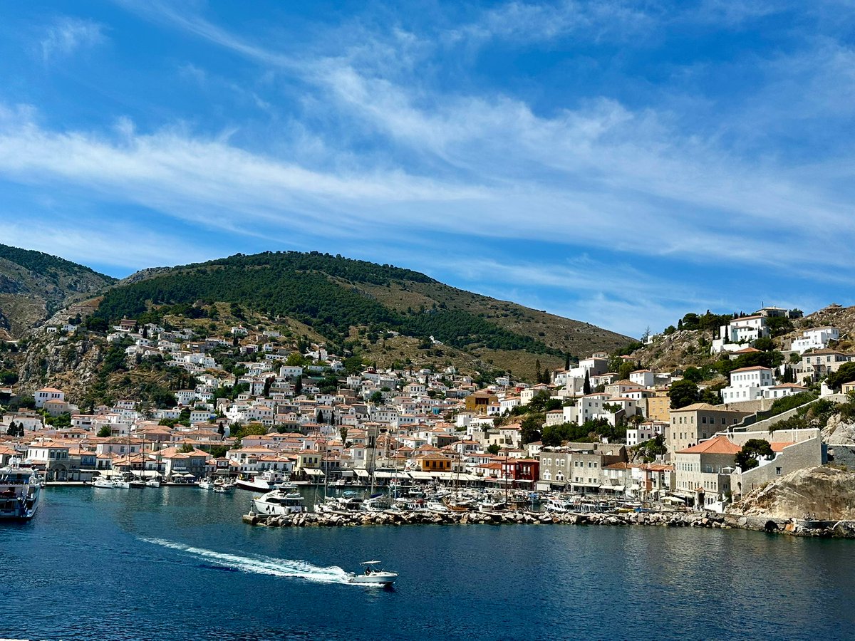 AugieILfootball's tweet photo. Panathenic Stadium 🏟️ ✅ 
Parthenon 🏛️✅
Islands of Hydra, Poros, Aegina 🛥️✅
Aegean Sea 🌊 ✅ 
#theAUGIEway https://t.co/sUnNyrQGqq