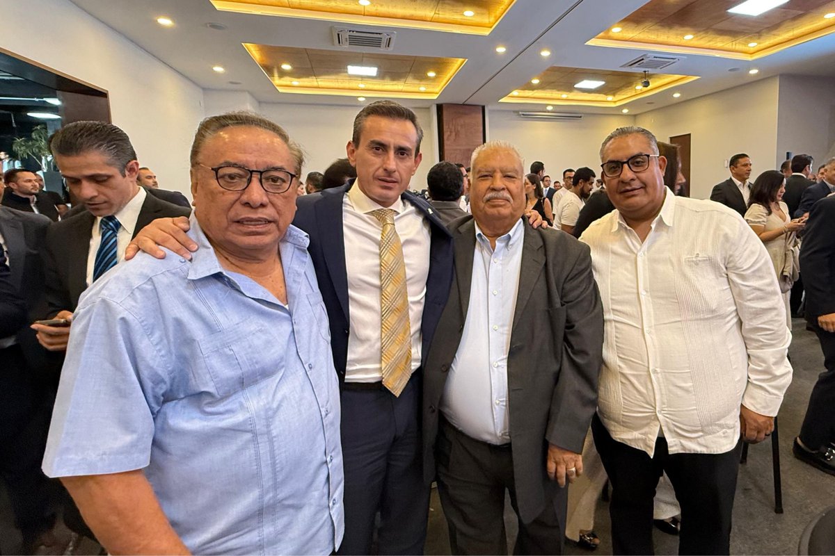 Coparmex ZM León (@coparmexzmleon) on Twitter photo 👉 Nuestro presidente <a href="/michelsojo/">Michel Sojo</a> asistió a la toma de protesta del nuevo Consejo Directivo de <a href="/CANADEVIGto/">CANADEVI Guanajuato</a> , presidido por Carmen Eugenia Hernández Duarte para el periodo 2025-2027.
✨ Le deseamos todo el éxito en su gestión y celebramos este nuevo ciclo para el sector 🏗️🤝. 👉 Nuestro presidente <a href="/michelsojo/">Michel Sojo</a> asistió a la toma de protesta del nuevo Consejo Directivo de <a href="/CANADEVIGto/">CANADEVI Guanajuato</a> , presidido por Carmen Eugenia Hernández Duarte para el periodo 2025-2027.
✨ Le deseamos todo el éxito en su gestión y celebramos este nuevo ciclo para el sector 🏗️🤝.