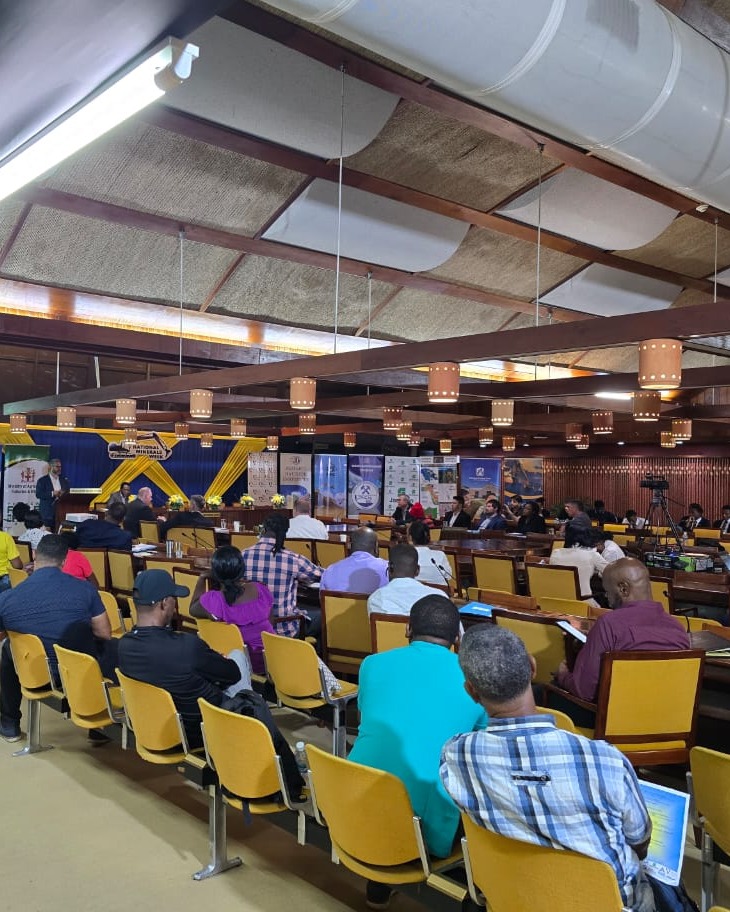 C3 Metals Inc. (TSXV: CCCM) (@c3metals) on Twitter photo This week was National Minerals Week in Jamaica 🇯🇲
<a href="/C3Metals/">C3 Metals Inc. (TSXV: CCCM)</a> CEO Dan Symons shared an update on our mining projects & our Jamaica team, incl. Project Manager Okelia Douse, connected with locals to talk minerals & C3's projects on the island 🪨 This week was National Minerals Week in Jamaica 🇯🇲
<a href="/C3Metals/">C3 Metals Inc. (TSXV: CCCM)</a> CEO Dan Symons shared an update on our mining projects & our Jamaica team, incl. Project Manager Okelia Douse, connected with locals to talk minerals & C3's projects on the island 🪨