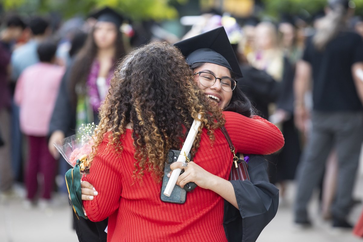 sacstate's tweet photo. Here's to the families, friends, supporters, and mentors who helped make this moment possible. 👏 🥹🎓

#SacStateGrad #MadeAtSacState

📸 Sacramento State/Andrea Price, Nicole Fowler https://t.co/x0qZdoEK1G