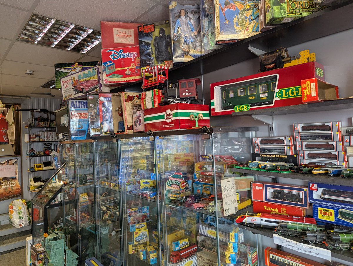 Visited my favourite shop in #Filey
Timeless Toys.
Guy is great who runs the store, been going in probably 15 yrs or more now.
Always some retro video games &amp; many cool toys from my youth, I want to buy the whole shop. Nostalgia overload.
Highly recommend a visit. 🕹️🎮🧩🧸