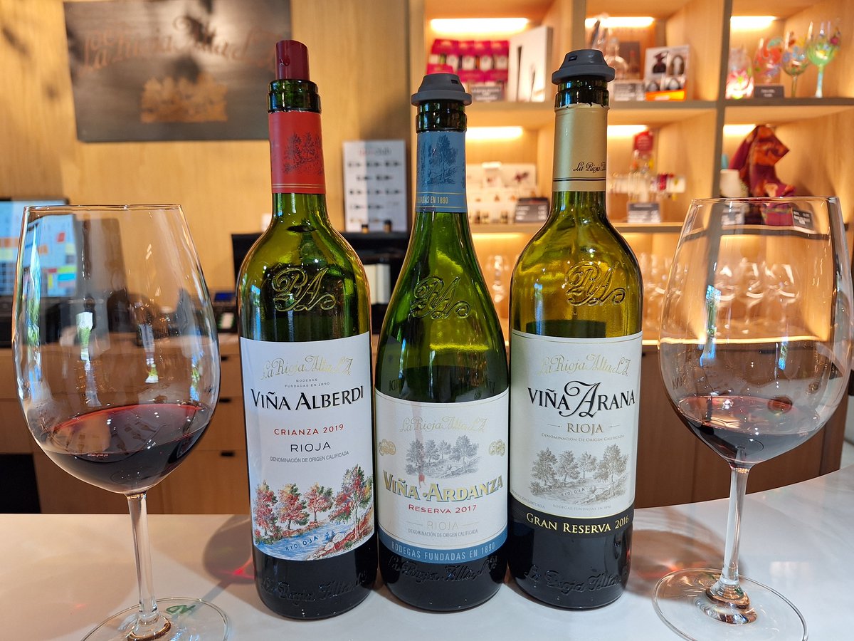 I have several favorite wines, but Tempranillo from Rioja is definitely in the Top 5. Haro makes it easy to visit some of the best wineries while still exuding small town charm. #wine #winelovers #Thursdayvibes #Spain #Rioja
epicureanexpats.com/wine-tasting-i…