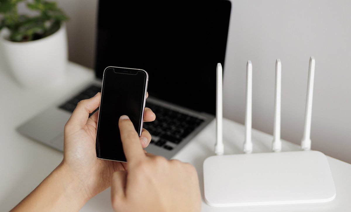 EthernetAllianc's tweet image. Have you ever wondered how you can connect your phone or tablet to the internet using an #EthernetCable? @PCMag has the answer. Read, &quot;How to Connect a Phone or Tablet to the Internet Using an #Ethernet Cable,&quot; here: bit.ly/4mCKUPq