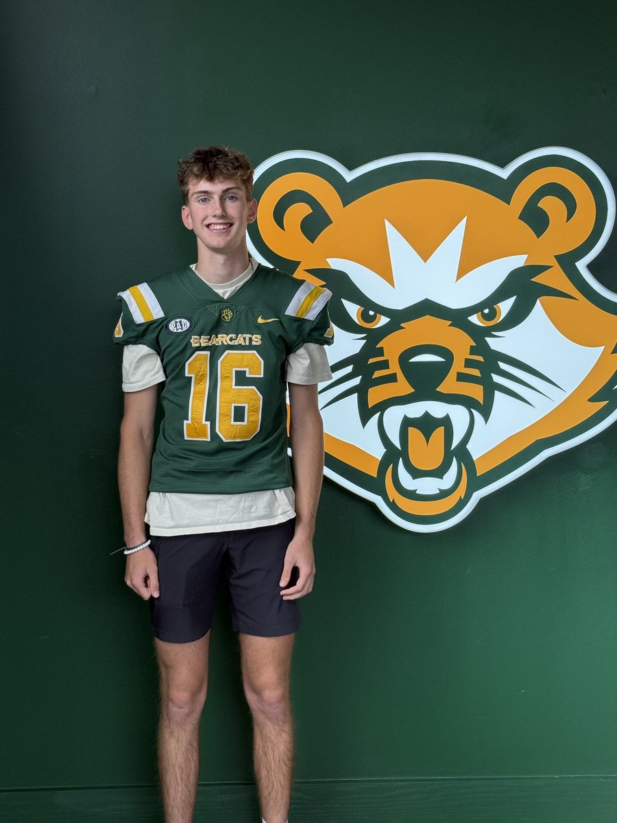Jensen Emlet 26’ ATH (@jensenemlet) on Twitter photo Thank you to <a href="/CoachYarosz/">Mike Yarosz</a> and the rest for the staff for showing me around campus, and showing what it means to be an <a href="/SVC_FTBL/">Saint Vincent College Football</a> player!!!
<a href="/CoachCGoff/">𝐂𝐚𝐬𝐞𝐲 𝐆𝐨𝐟𝐟</a> <a href="/Coach_EA25/">Ethan Anderson</a> <a href="/CoachJohnstonOL/">Chace Johnston</a> <a href="/Coach_ZShaw/">Zach Shaw</a> Thank you to <a href="/CoachYarosz/">Mike Yarosz</a> and the rest for the staff for showing me around campus, and showing what it means to be an <a href="/SVC_FTBL/">Saint Vincent College Football</a> player!!!
<a href="/CoachCGoff/">𝐂𝐚𝐬𝐞𝐲 𝐆𝐨𝐟𝐟</a> <a href="/Coach_EA25/">Ethan Anderson</a> <a href="/CoachJohnstonOL/">Chace Johnston</a> <a href="/Coach_ZShaw/">Zach Shaw</a>