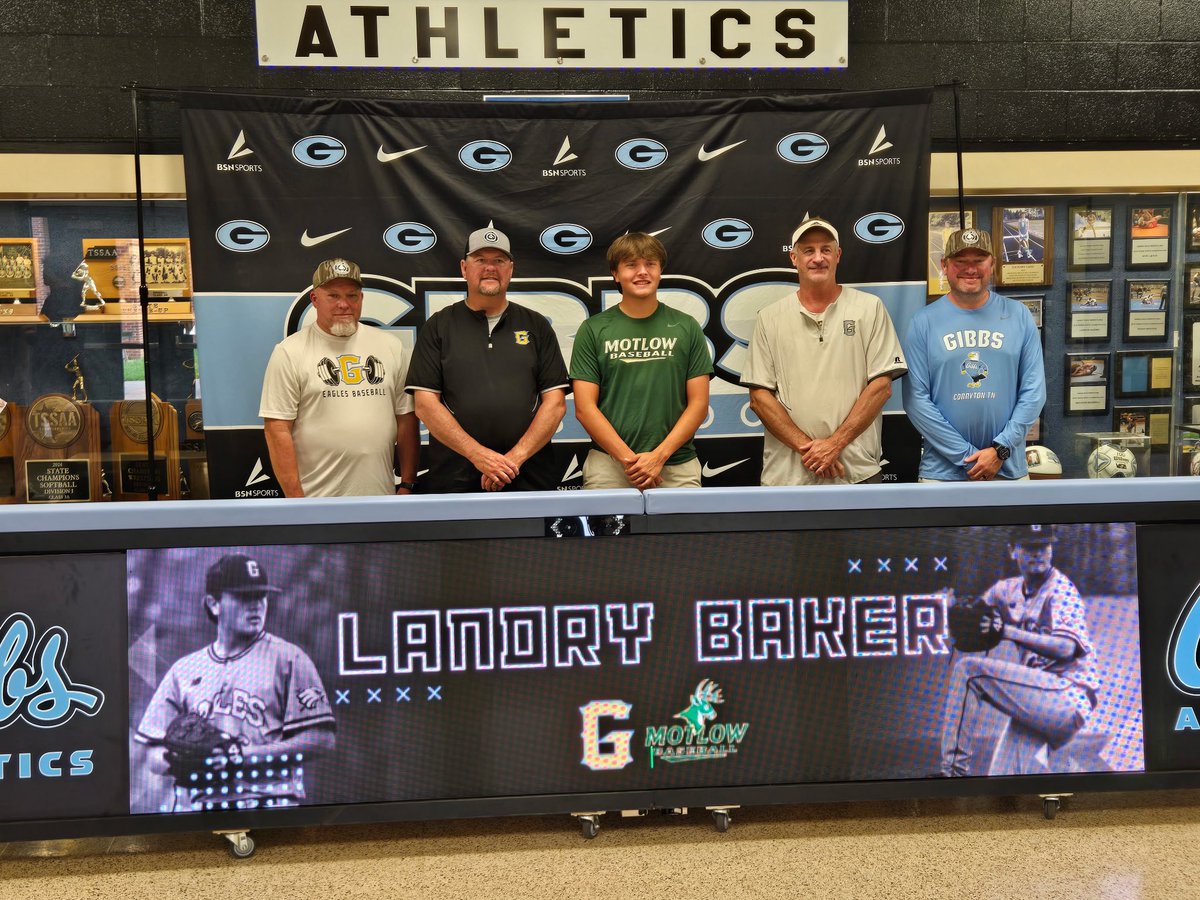 Landry Baker had his official signing with Motlow Baseball today!