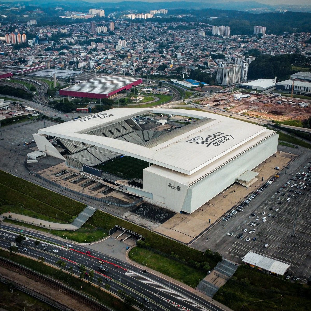 Gaviões da Fiel se aproxima de acordo com a Caixa para estender vaquinha de quitação da Neo Química Arena.

A ideia inicial era encerrar a campanha no fim deste mês, mas o prazo deve ser prorrogado.

O projeto visava arrecadar R$ 700 milhões até maio. Até o momento, a vaquinha