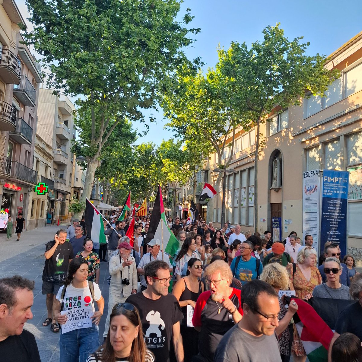 🇵🇸 No descansarem fins que Palestina sigui lliure.

✌🏻Visca la resistència! Mort a l’estat sionista!
