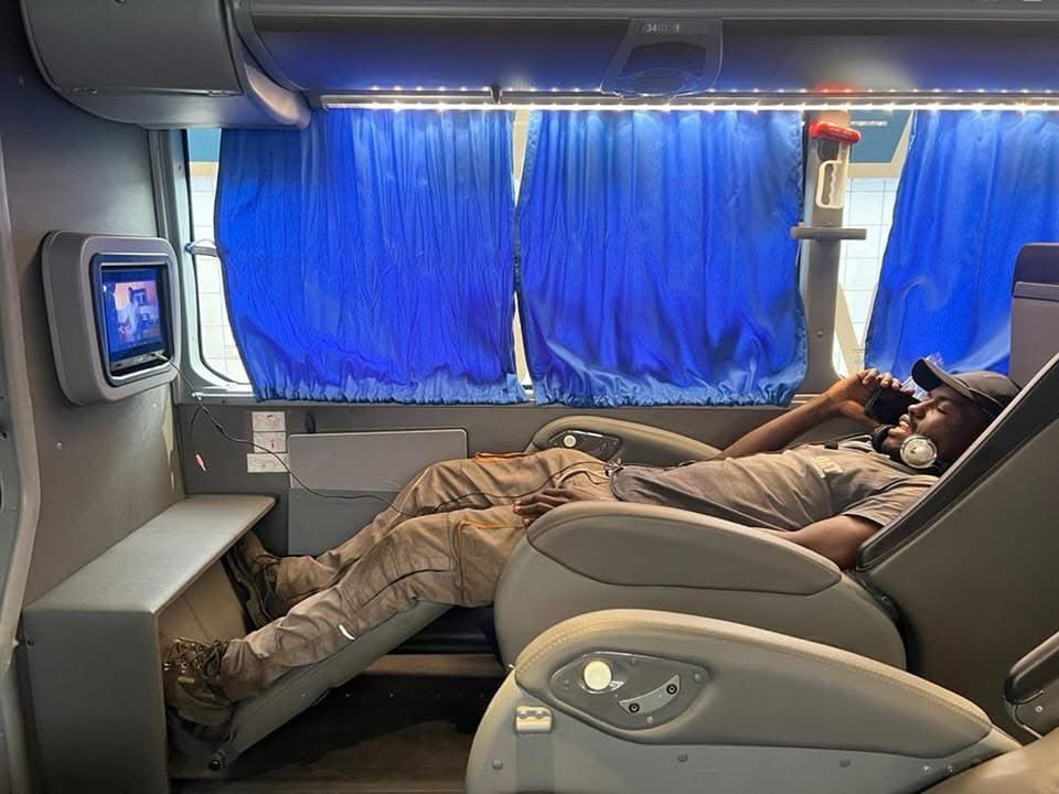 Men Travel Officiel tweet media