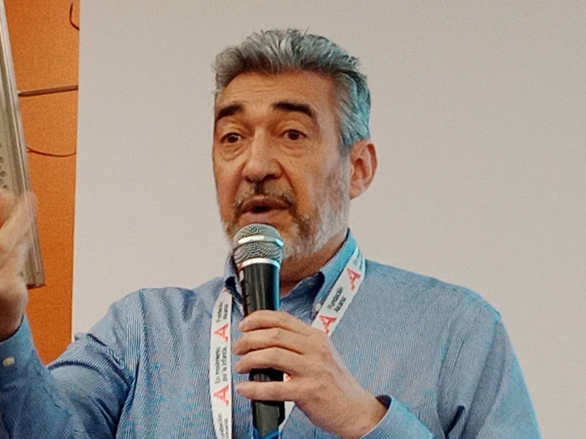 José Luis Trejo (@jltrejo2) on Twitter photo Aprendiendo (mucho más que enseñando) de los compañeros psicólogos, docentes y fisioterapeutas de Murcia en el precioso proyecto de la fundación Alcaraz <a href="/FundacionCAG/">Fundación Alcaraz</a> #seminarioMyA con Beatriz Garfia y Mikel Vera <a href="/CSICdivulga/">CSIC Divulga</a> Aprendiendo (mucho más que enseñando) de los compañeros psicólogos, docentes y fisioterapeutas de Murcia en el precioso proyecto de la fundación Alcaraz <a href="/FundacionCAG/">Fundación Alcaraz</a> #seminarioMyA con Beatriz Garfia y Mikel Vera <a href="/CSICdivulga/">CSIC Divulga</a>