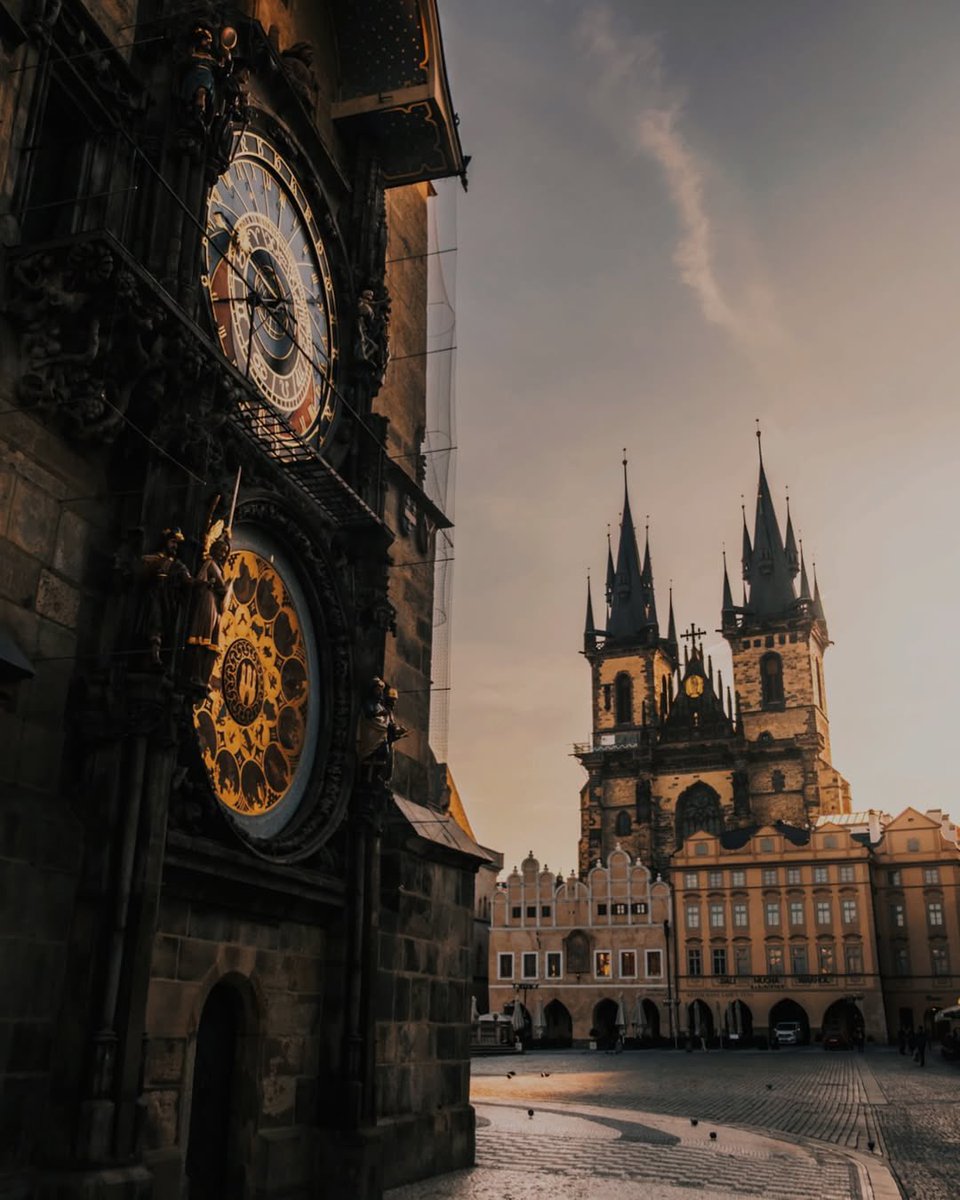 MissCelaneaOne's tweet photo. Praga https://t.co/pu97HhNsoE