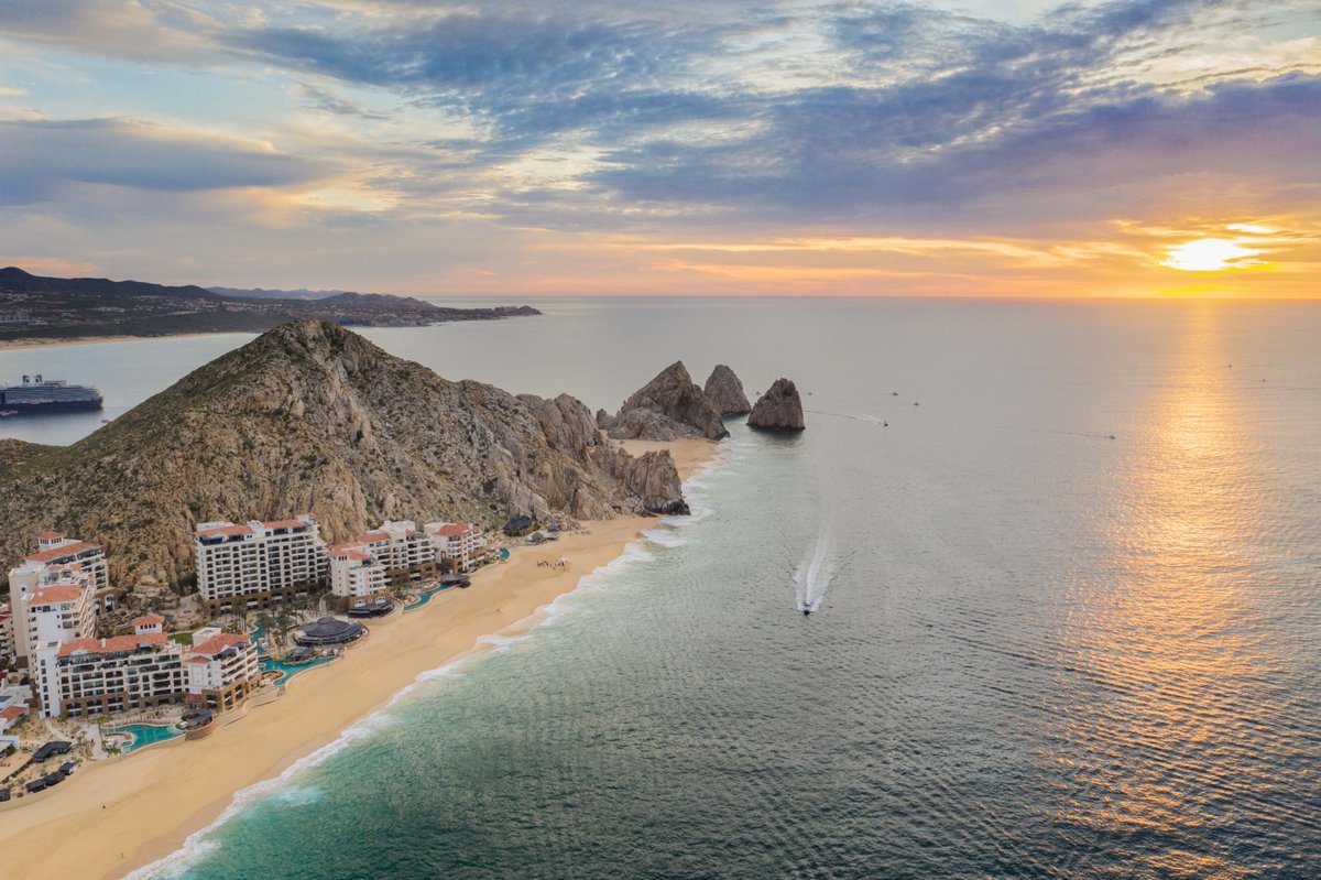 Quienes están en las "grandes ligas" de la hotelería en <a href="/Visitloscabos/">Visit Los cabos</a> saben que se tienen que renovar constantemente. Caso ejemplar el de <a href="/SolmarResorts/">Solmar Hotels & Resorts</a> que invierte 100 MDP para mejorar sus propiedades y acentuar la percepción de lujo, confort y sostenibilidad.
<a href="/anel_hp/">anel hp</a>