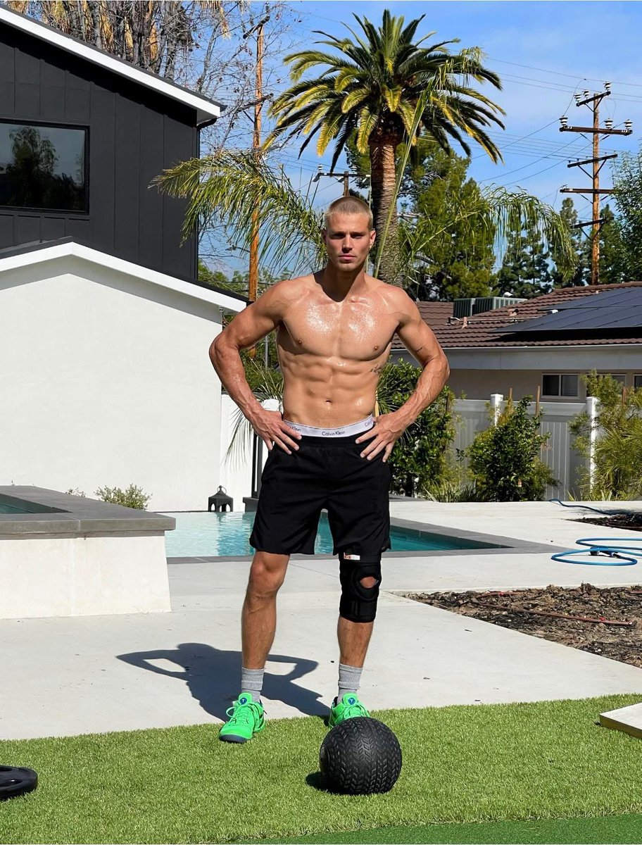 IceTeaColdTea's tweet image. #workout #abs