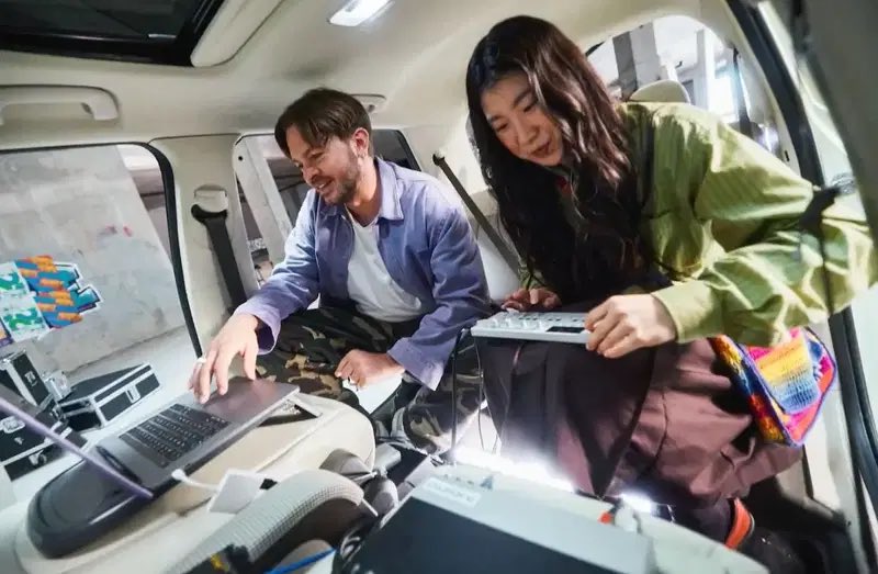 DJ Seinfeld y a la artista surcoreana Sogumm convirtieron el nuevo Hyundai INSTER en un estudio de sonido. ¿Quieres saber cómo suena el resultado? [con <a href="/HyundaiEsp/">Hyundai España</a> ]

yorokobu.es/hyundai-inster/