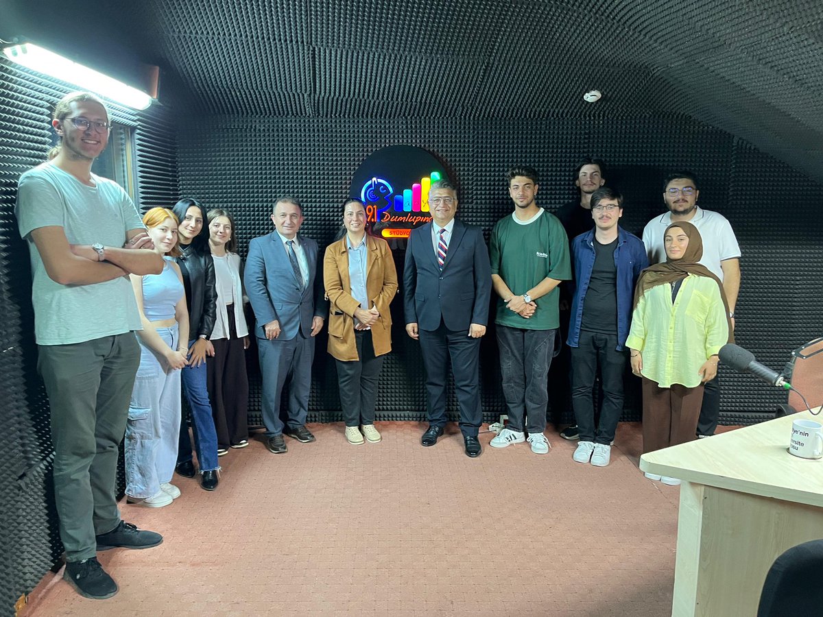 Radyo Dumlupınar (@radyodumlupinar) on Twitter photo Değerli Rektör hocamız Prof. Dr. Süleyman Kızıltoprak ve Rektör Yardımcımız Prof. Dr. Ayhan Kahraman stüdyolarımızın konuğuydu.
Değerli ziyaretleri için teşekkür ederiz.
<a href="/universitemdpu/">Kütahya Dumlupınar Üniversitesi</a>
<a href="/suleymankzltprk/">Süleyman Kızıltoprak</a>
<a href="/ayhank43/">ayhan kahraman</a> Değerli Rektör hocamız Prof. Dr. Süleyman Kızıltoprak ve Rektör Yardımcımız Prof. Dr. Ayhan Kahraman stüdyolarımızın konuğuydu.
Değerli ziyaretleri için teşekkür ederiz.
<a href="/universitemdpu/">Kütahya Dumlupınar Üniversitesi</a>
<a href="/suleymankzltprk/">Süleyman Kızıltoprak</a>
<a href="/ayhank43/">ayhan kahraman</a>