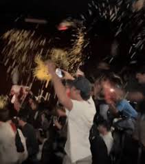 Minecraft Popcorn Riots (w/ Zach Reino, Brandon Gardner)
Pee pee on the water slide; bullies now getting bored; snake bites beard; Eiffel tower for sale; animals rip wallets; man in painting has a secret.
art19.com/shows/improv4h…