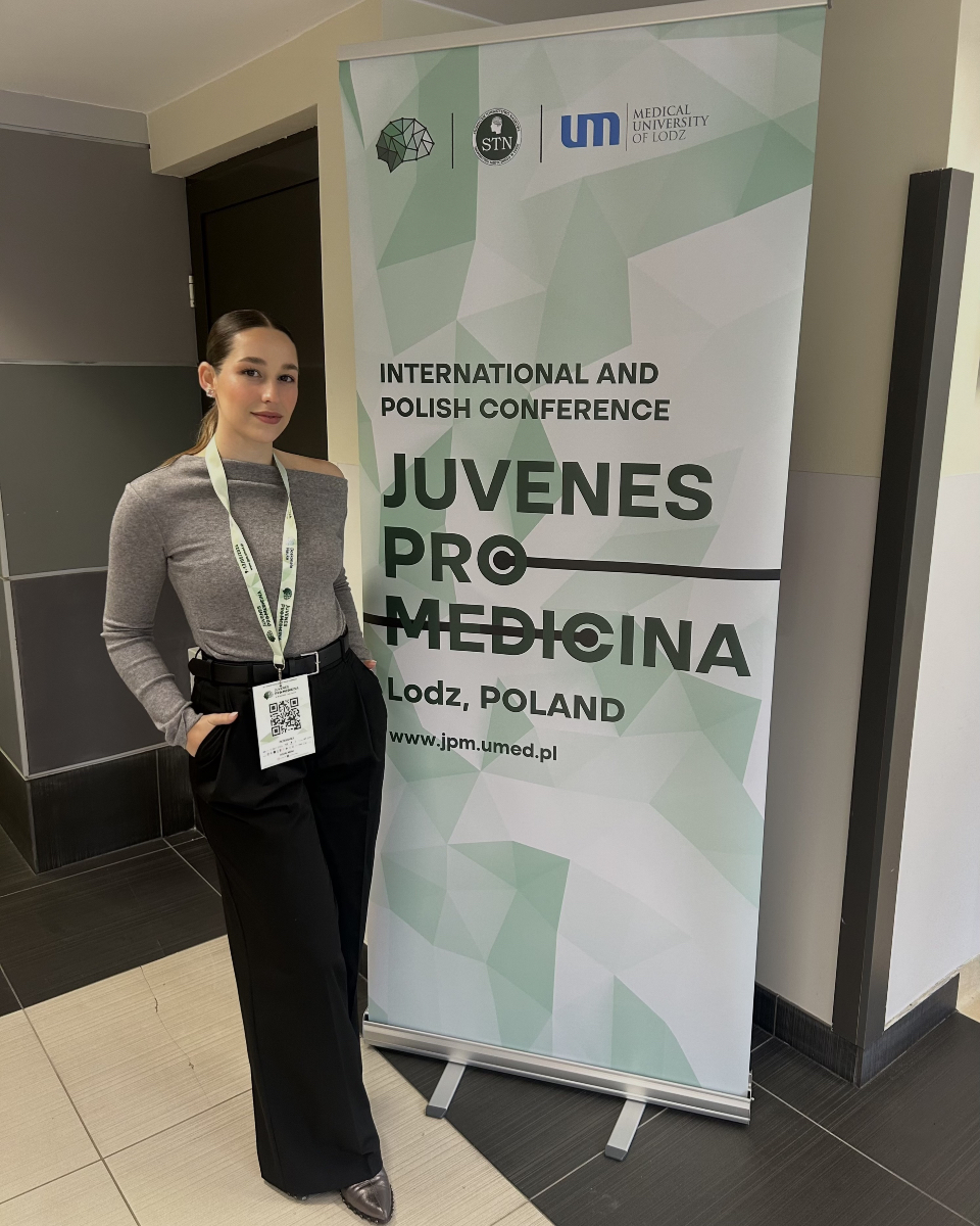 Blanca Silván, premio a la mejor comunicación oral en el congreso internacional  "21st International and 63rd Polish Conference Juvenes Pro Medicina", celebrado del 15 al 18 de mayo de 2025 en la ciudad de Łódź (Polonia).